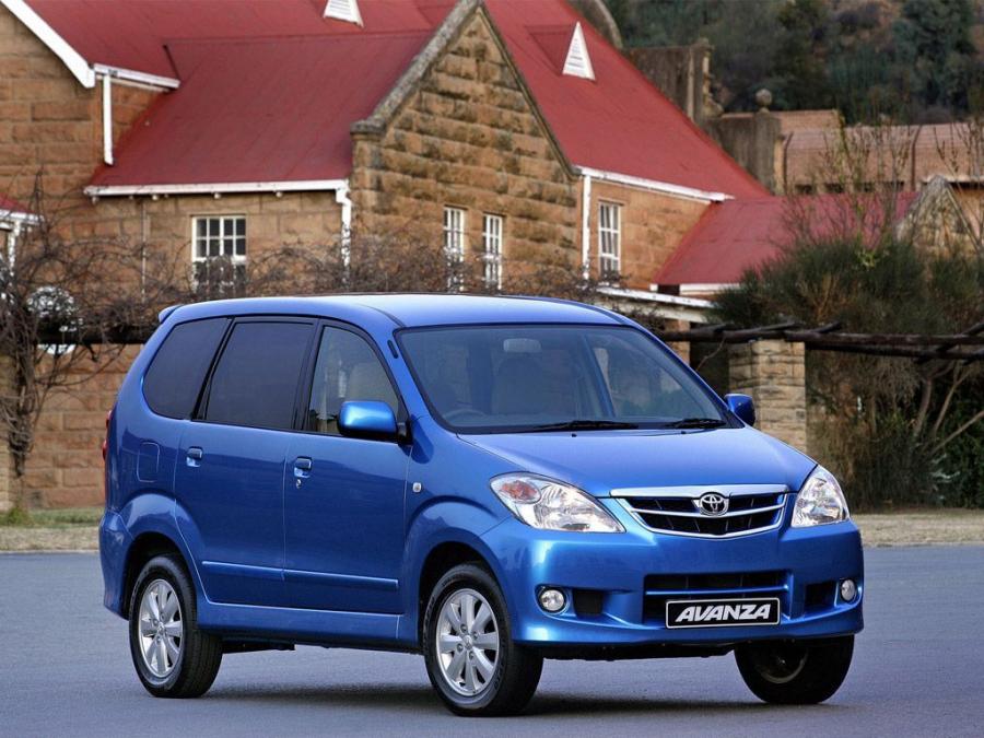  Toyota Avanza 2003 года  (фото 6 из 9)